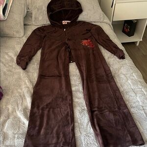Juicy Couture Chocolate Velour sweatpants suit. Jacket is xl and sweatpants M